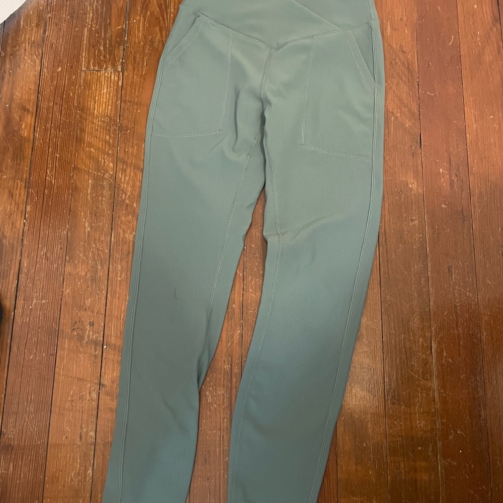 Green High-Waisted Leggings